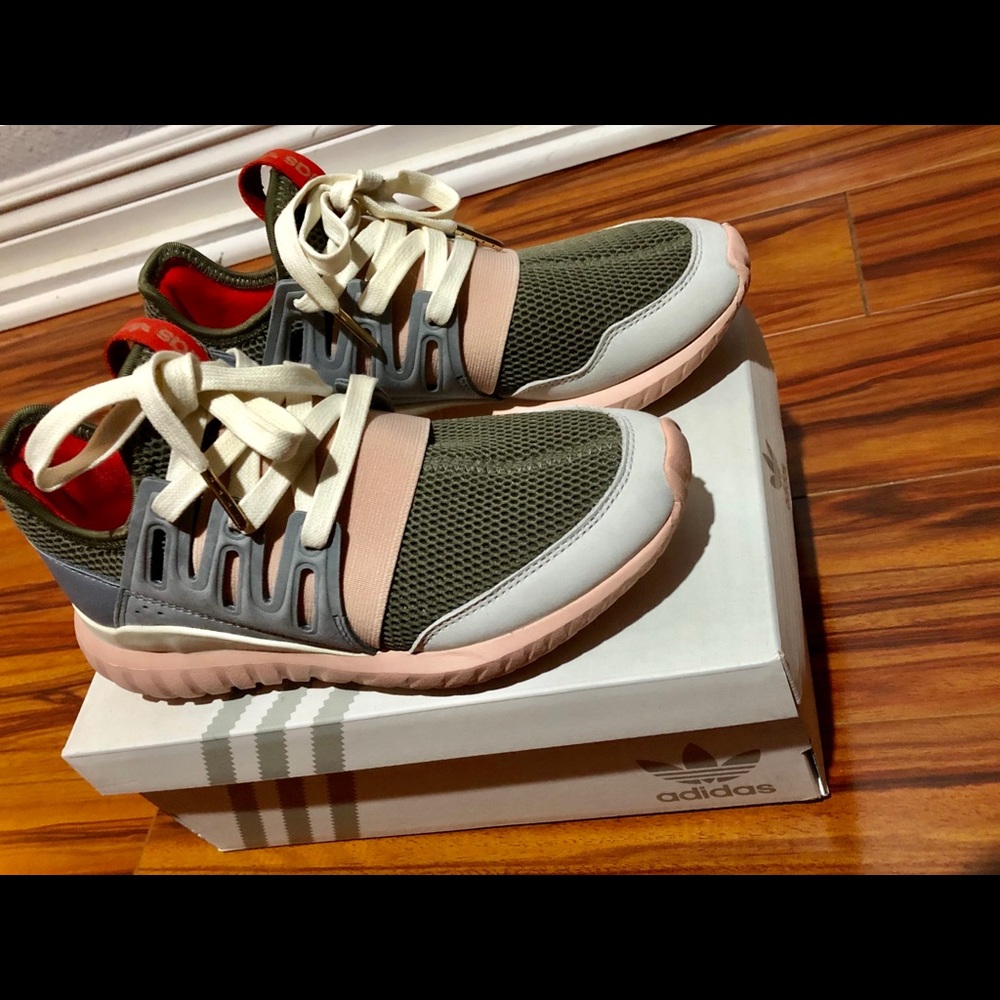 Custom Adidas - Picture 3 of 5